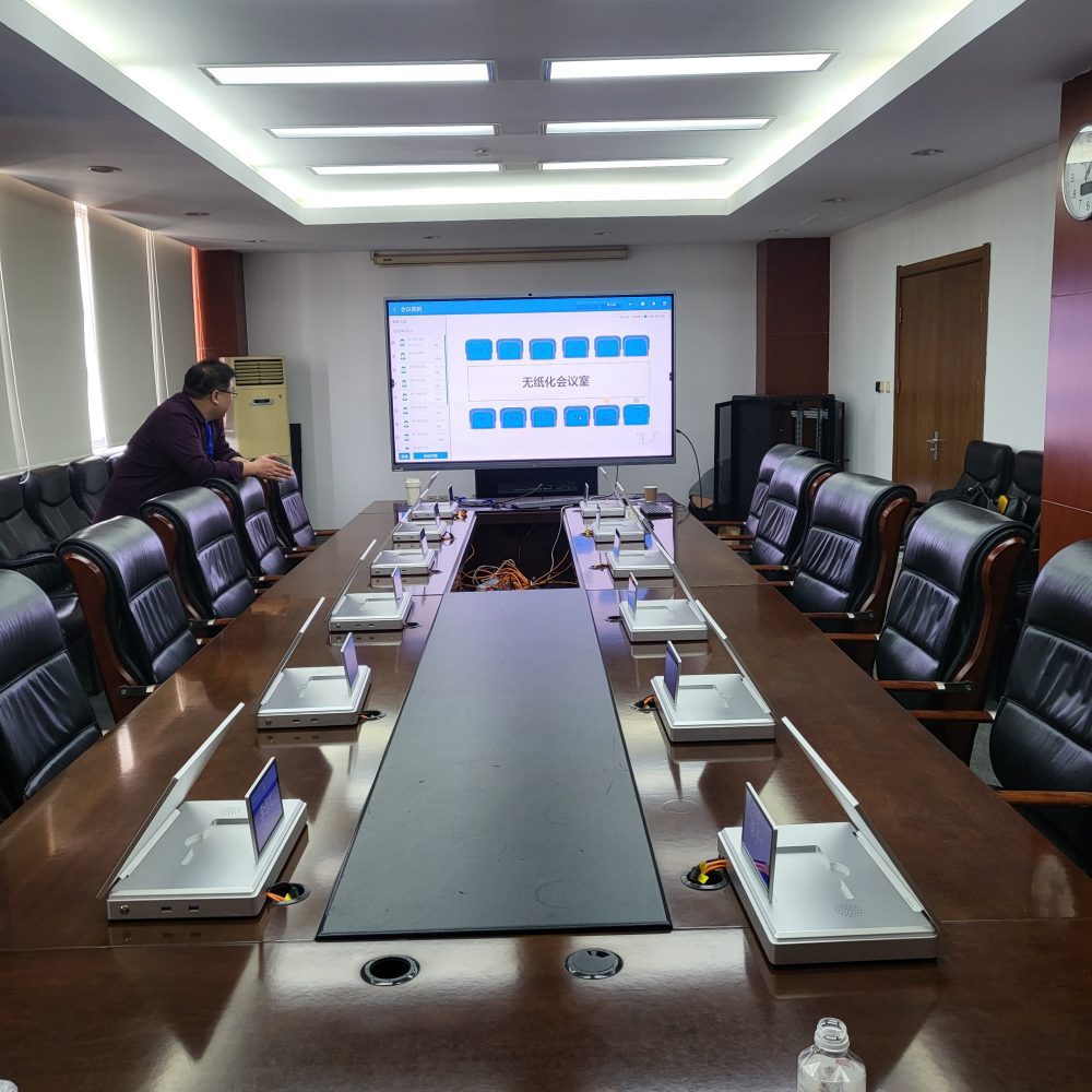 กรณีการติดตั้งโต๊ะทำงานของ Junnan Audiovisual Technolog Technolog